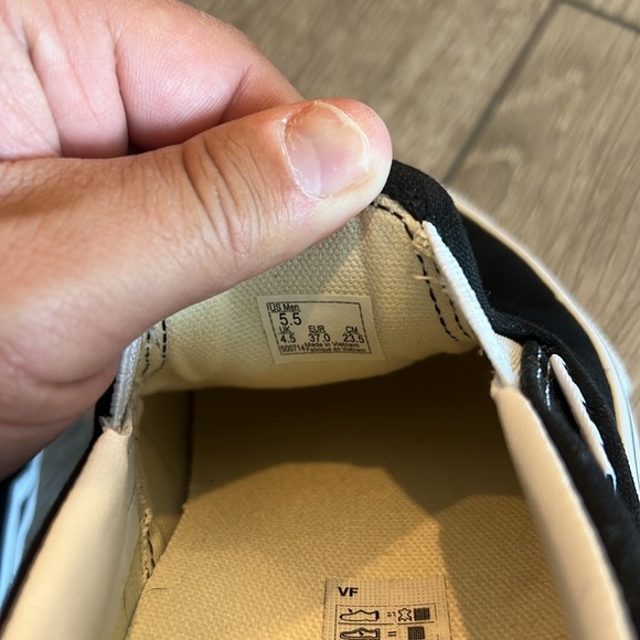 NWOT, Box Included, Vans SKATE Pop Cush B&W slip on. - Picture 4 of 7